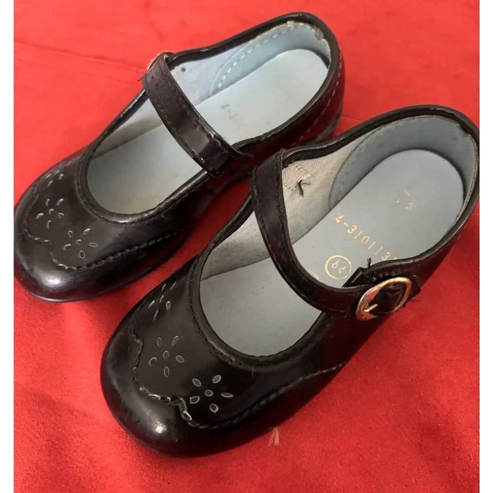 Vtg 80s Toddler Girls Black Patent Mary Jane Dress Shoes Floral Cutout Size 7.5